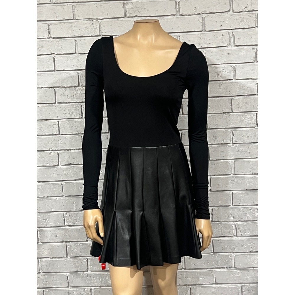 Alice + Olivia Classics Black Pleated Faux Leather Mini Dress Edgy Chic 4 NWT